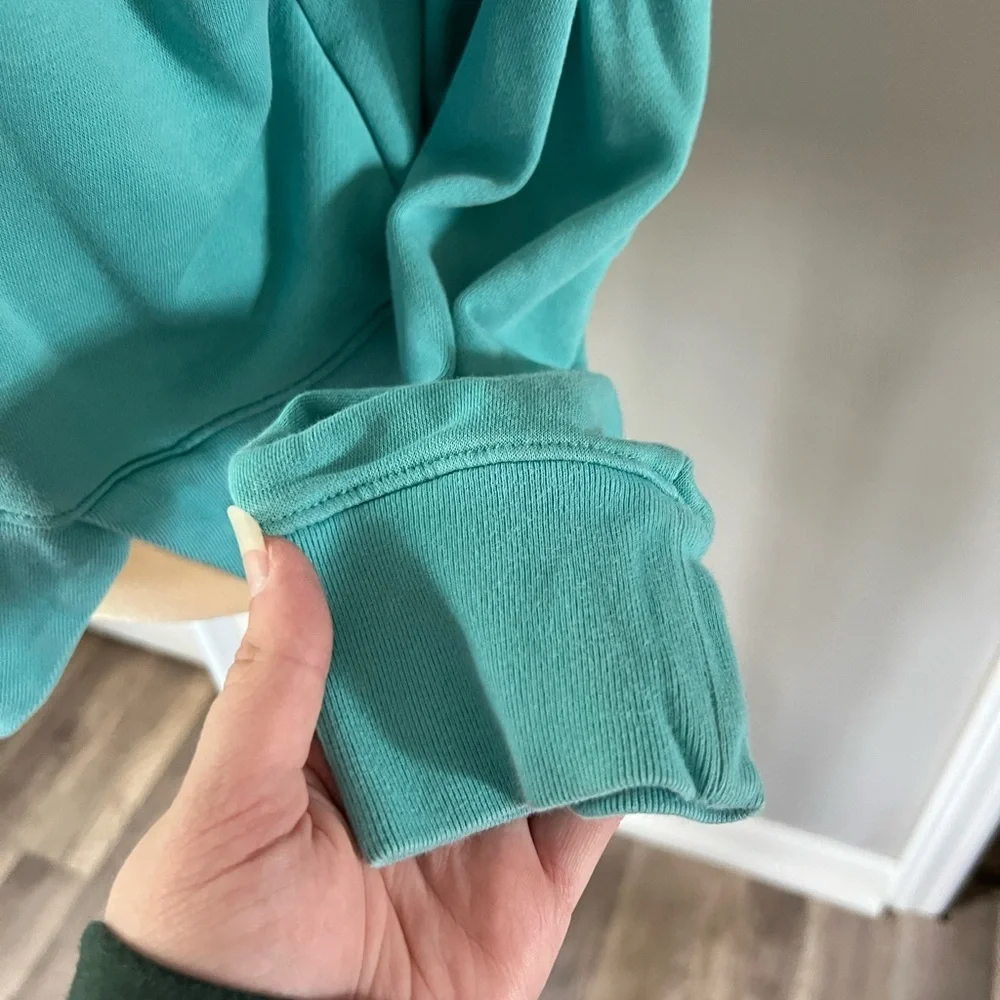 Nike Woman’s Teal Lightweight Pullover Athletic Hoodie Size Small